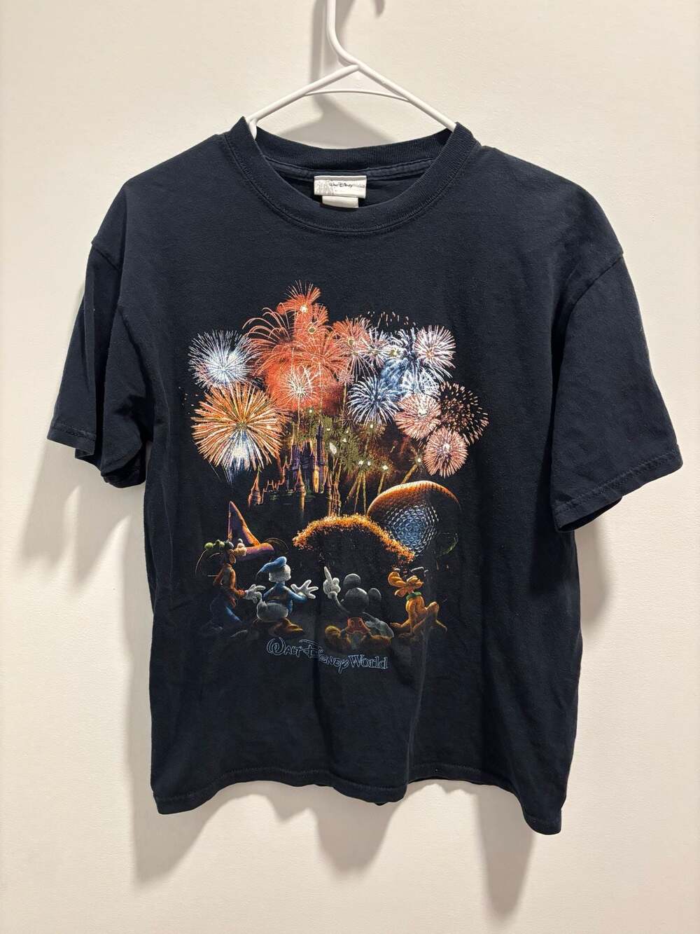 Disney World Fireworks T Shirt Mens Medium Black Mickey Goofy Pluto Graphic Tee